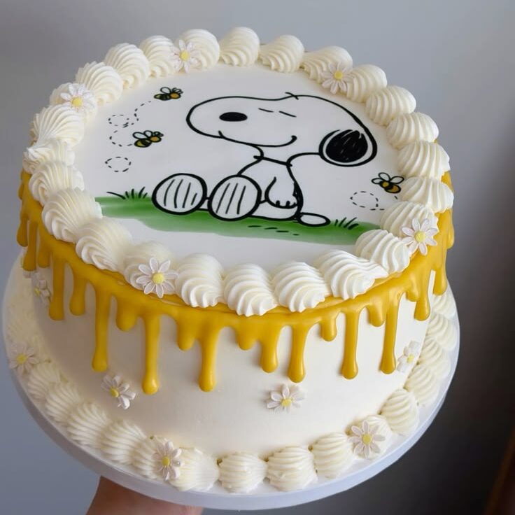 Snoopy cake