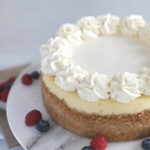 Creamy Frosting Cheesecake