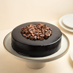 KitKat Crush Cake