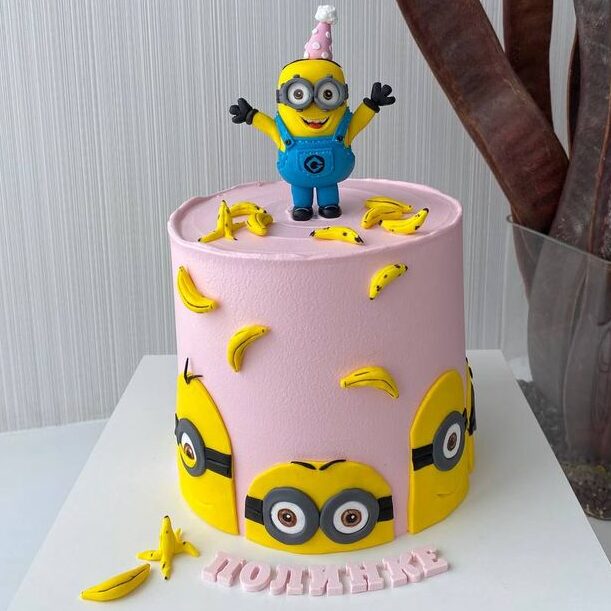 minion eyes cakes