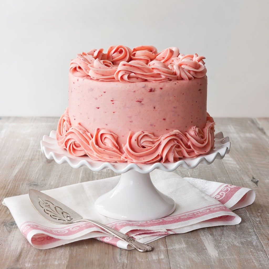 strawberry-delight-cake